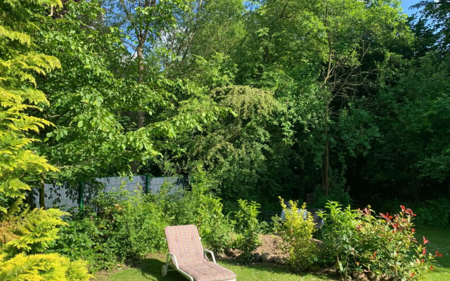 Sonniges Stadt-Apartment in ruhiger Parklage