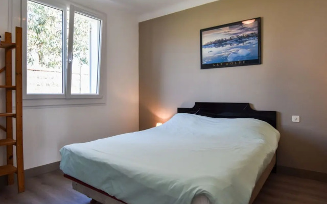 Serene Holiday Home in Pénestin with Garden
