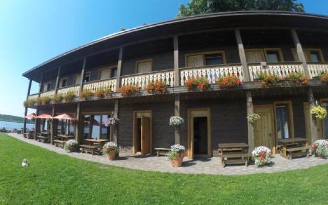 Отель Guest House And Camping Jurmala Юрмала вид на фасад