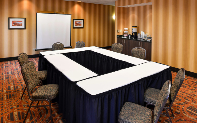 Hampton Inn Chicago-Carol Stream