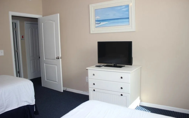 Runaway Beach - 2 Bd Villa (RW 18202)