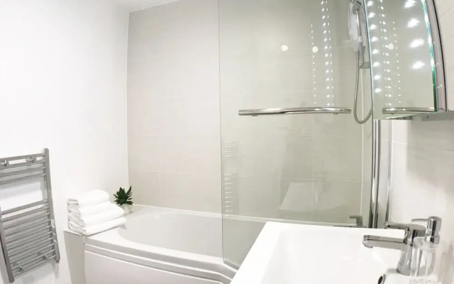 Luxury One Bedroom Apartment Aldershot