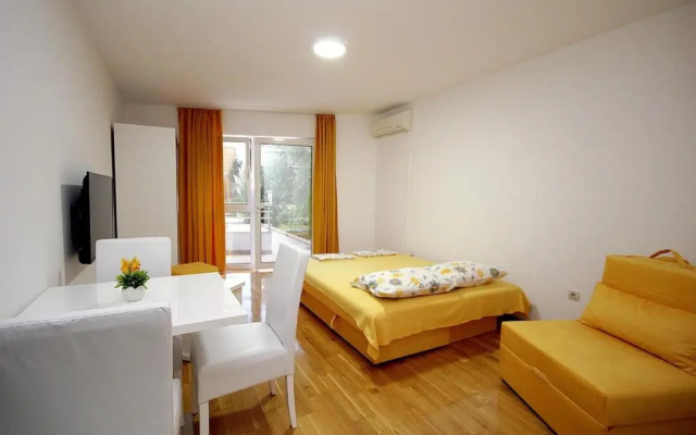 Holiday Apartments Petrovac