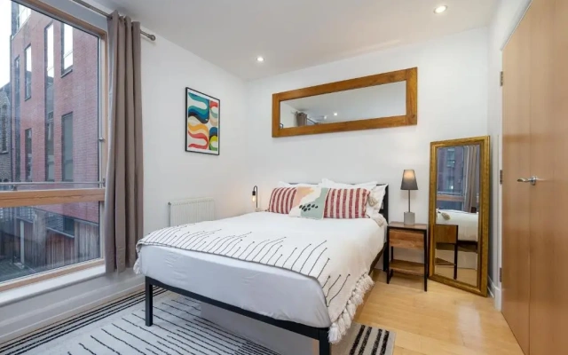 D8 - Canal View Apartment