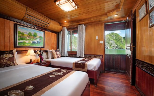 Cozy Bay Cruise