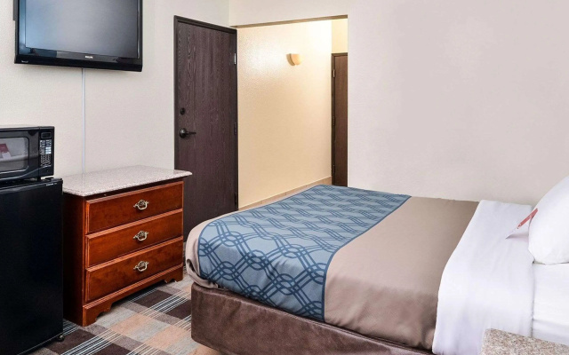 Econo Lodge Inn & Suites Shelbyville