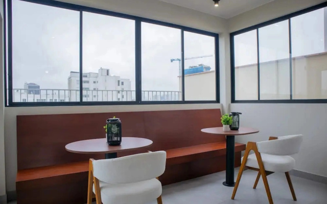 w Cozy 1BR w Balcony Near Kennedy Park