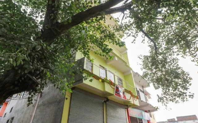 OYO Flagship 64304 Shri Hari Residency