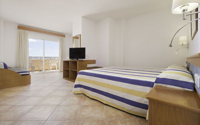 Отель Azuline Hotel - Apartamento Rosamar Испания, Сан-Антони-де-Портмань - отзывы, цены и фото номеров - забронировать отель Azuline Hotel - Apartamento Rosamar онлайн вид на фасад