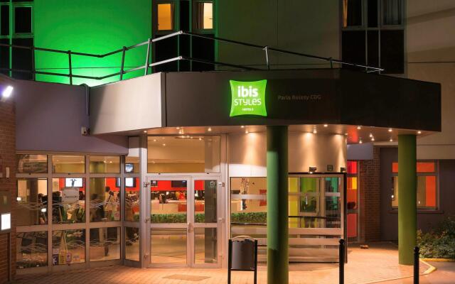 Отель ibis Styles Paris Roissy CDG вид на фасад