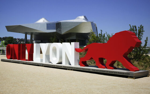 Отель ibis budget Lyon Gerland Франция, Лион - отзывы, цены и фото номеров - забронировать отель ibis budget Lyon Gerland онлайн вид на фасад