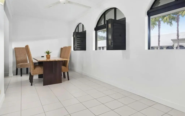 Palm Cove Get a Way