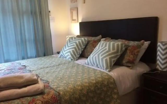 Cura Lodge