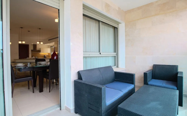 Luxury Family Getaway in Ramat Aviv
