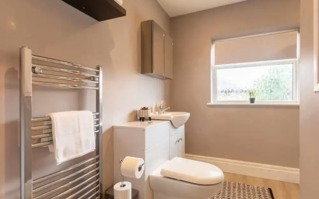 Buckingham House - Spacious 3-bedroom