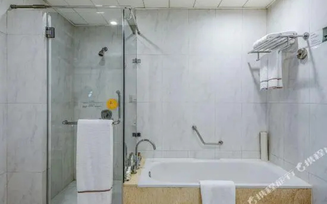Huarui Jianguo Hotel