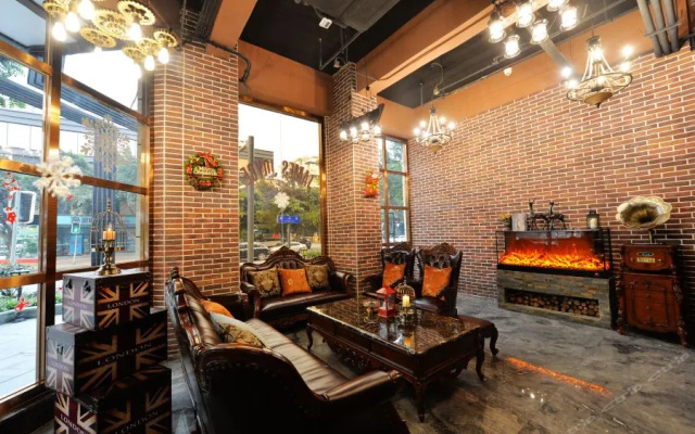 James Joyce Coffetel (Chengdu South Railway Station Airport Road)