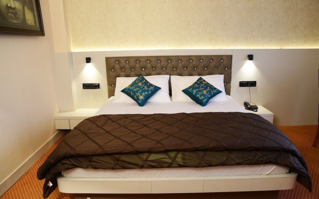 1 BR Guest house in Tutikandi, Shimla, by GuestHouser (DED4)