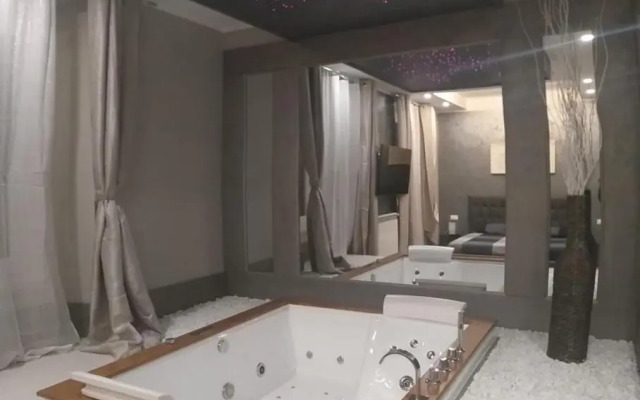 HYDROSUITE