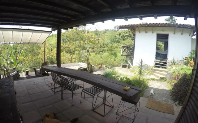 Viga Vieja Cabaña Rustica by Nomad Guru