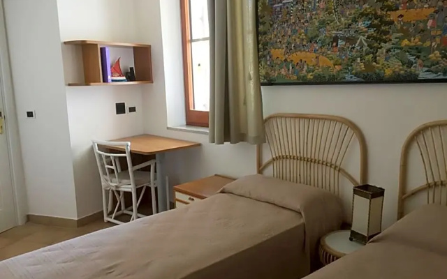 VelaLatina Residence B&B Soverato - Camera Maestrale & Camera Tramontana