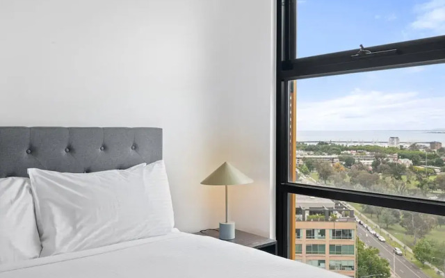 Renovated 2-bed Apartment With Balcony
