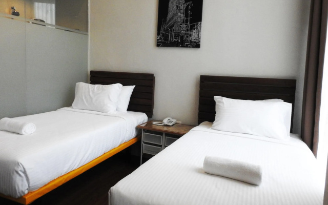 The Riverbank Hotel