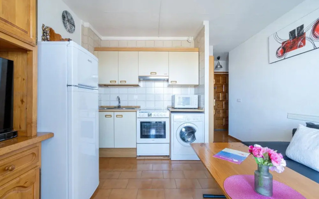 Villa in Empuriabrava With Pool & Canal Access