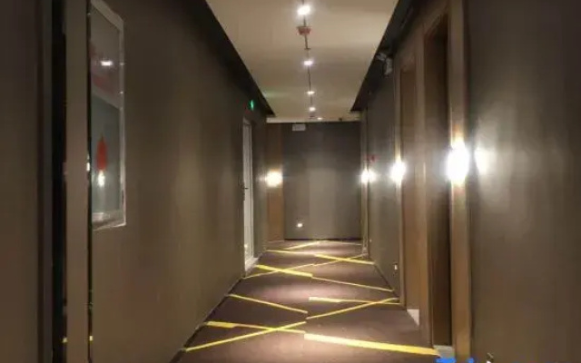 Yuehu Hotel (Taiyuan Red Lantern Stadium Branch)