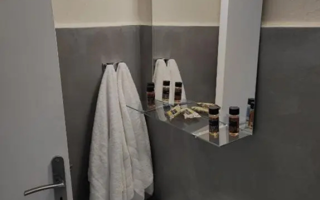 Budget Studio 1 - Sea view - Renovated February 2021