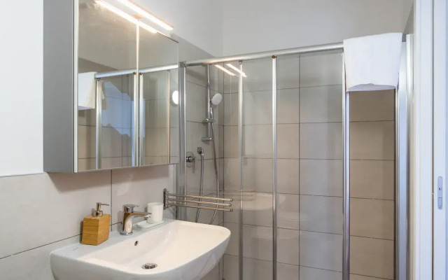 KHL apartments