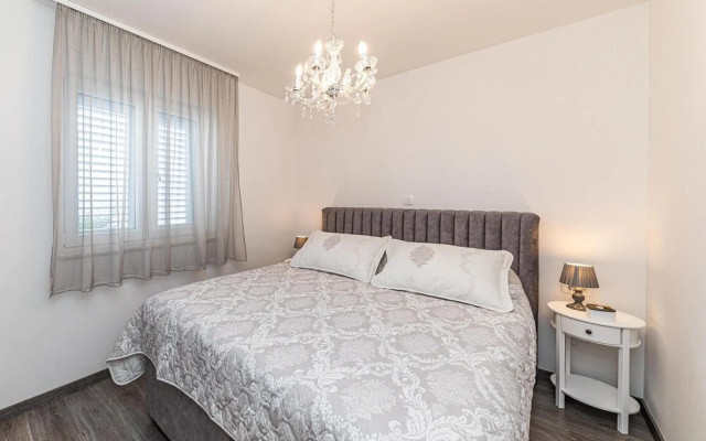 Nice Apartment in Seget Donji With Wifi and 1 Bedrooms