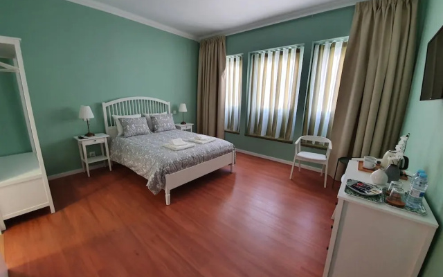 Inn Faro - Casa Amarela - Guest House