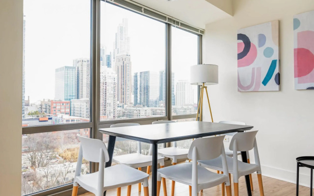 Chicago | Family Ready 3BD/2BA South Loop Apartment