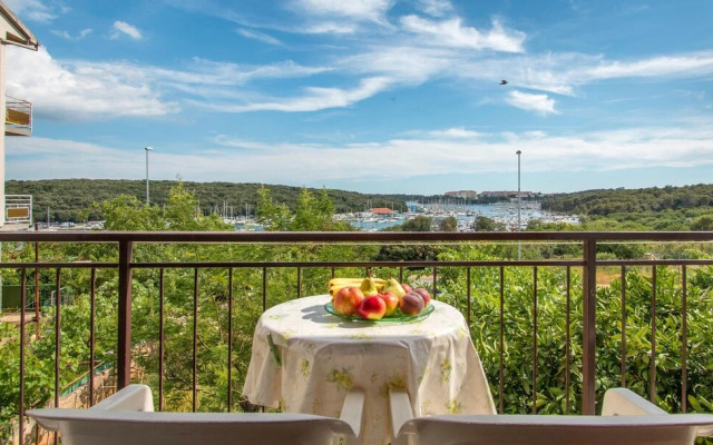 Amazing Home in Pula With Wifi and 4 Bedrooms