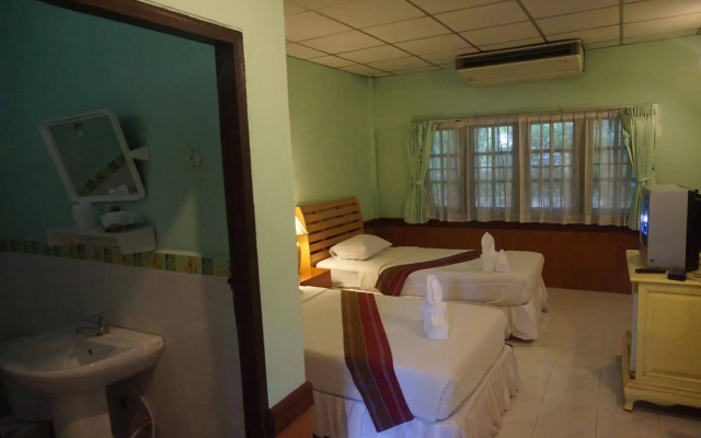 C & C Resort Nangrong