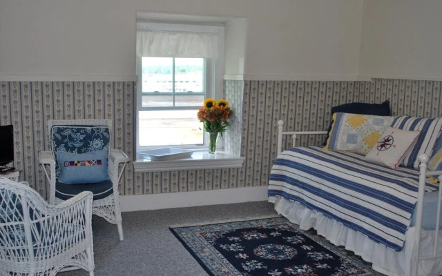 Bayside Inn Bed & Breakfast
