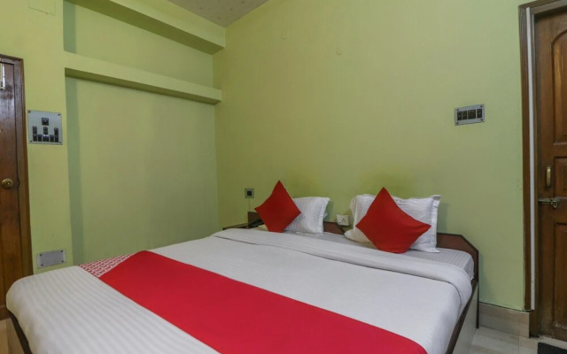 OYO 71148 Meera Guest House