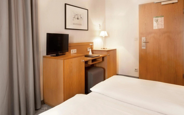 Townhouse Hotel