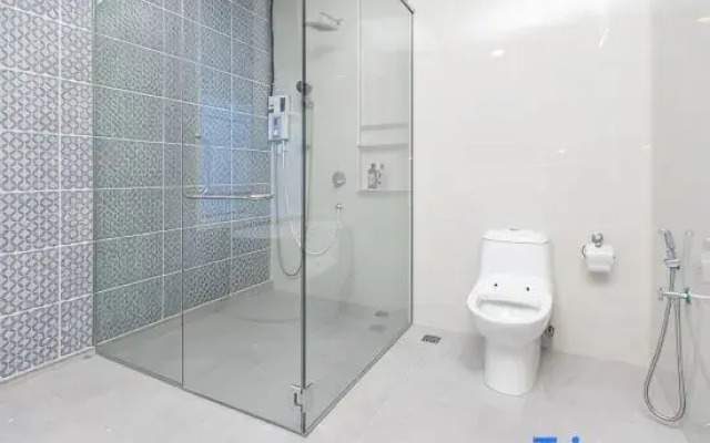 Tanjung Bungah 5BR Villa w pool 20pax