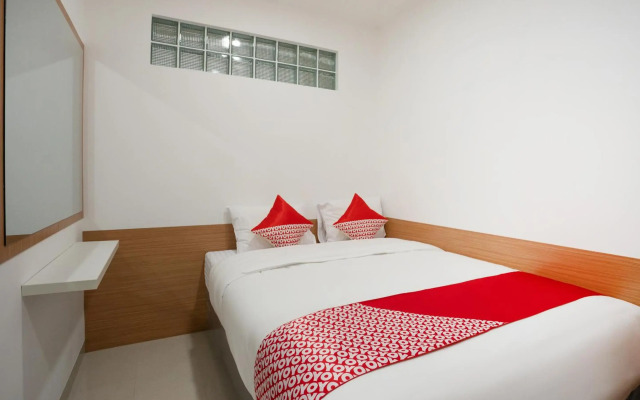 Hotel O Hegarbudhi Residence