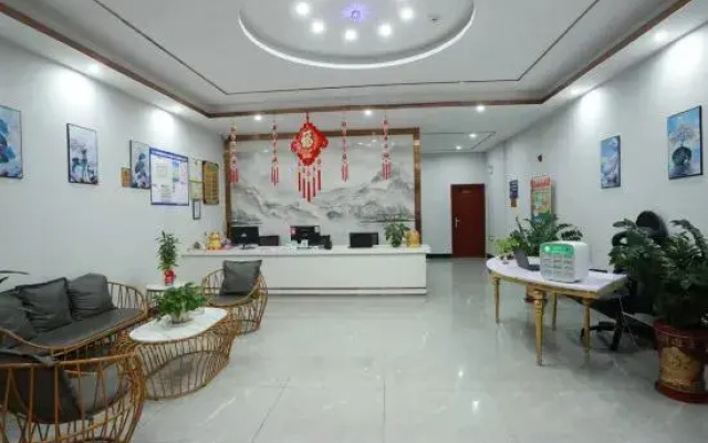 Siniman Hotel (Hechi Yizhou Bus Terminal)