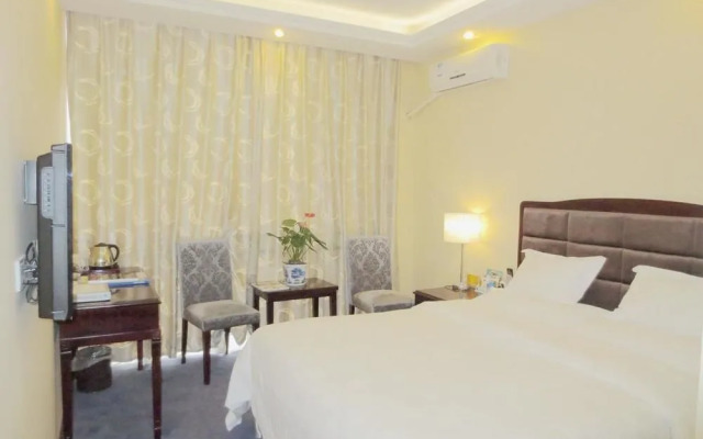 Pinyi Holiday Hotel
