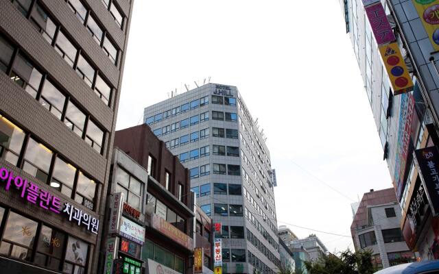 Отель J Hill Myeongdong Сеул вид на фасад