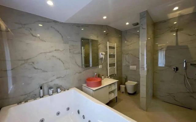 Reign Hotel