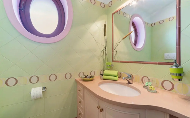 Lovely Holiday Home in Massa Lubrense With Whirlpool