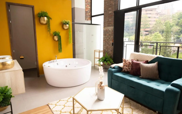 Royal Living Poblado