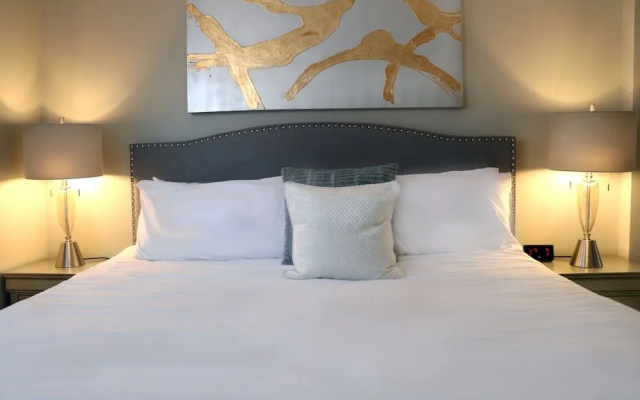 Boston Luxury Suites