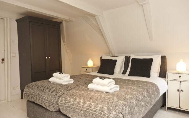 Апартаменты Apartments Jordaan Area вид на фасад