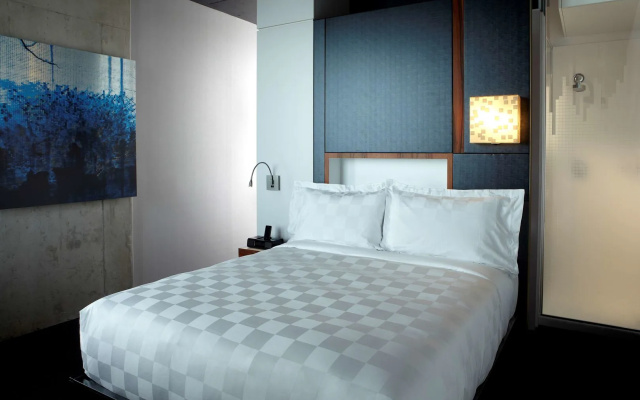 Alt Hotel Toronto Airport